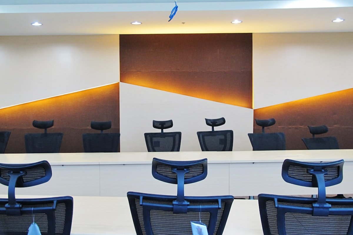Business Reception Areas: Professional Photo Displays