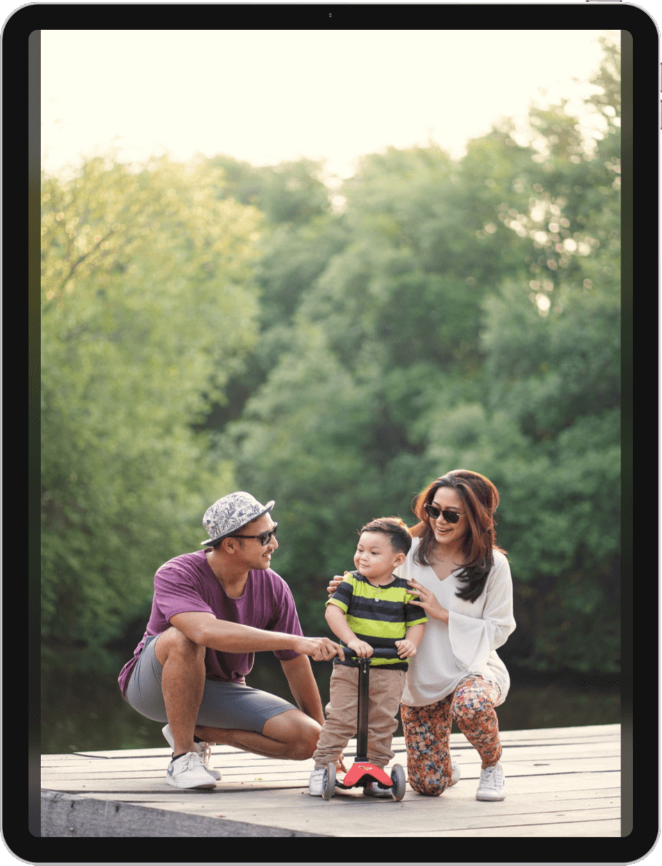 iPad displaying Google Photos slideshow in Digital Photo Frame App