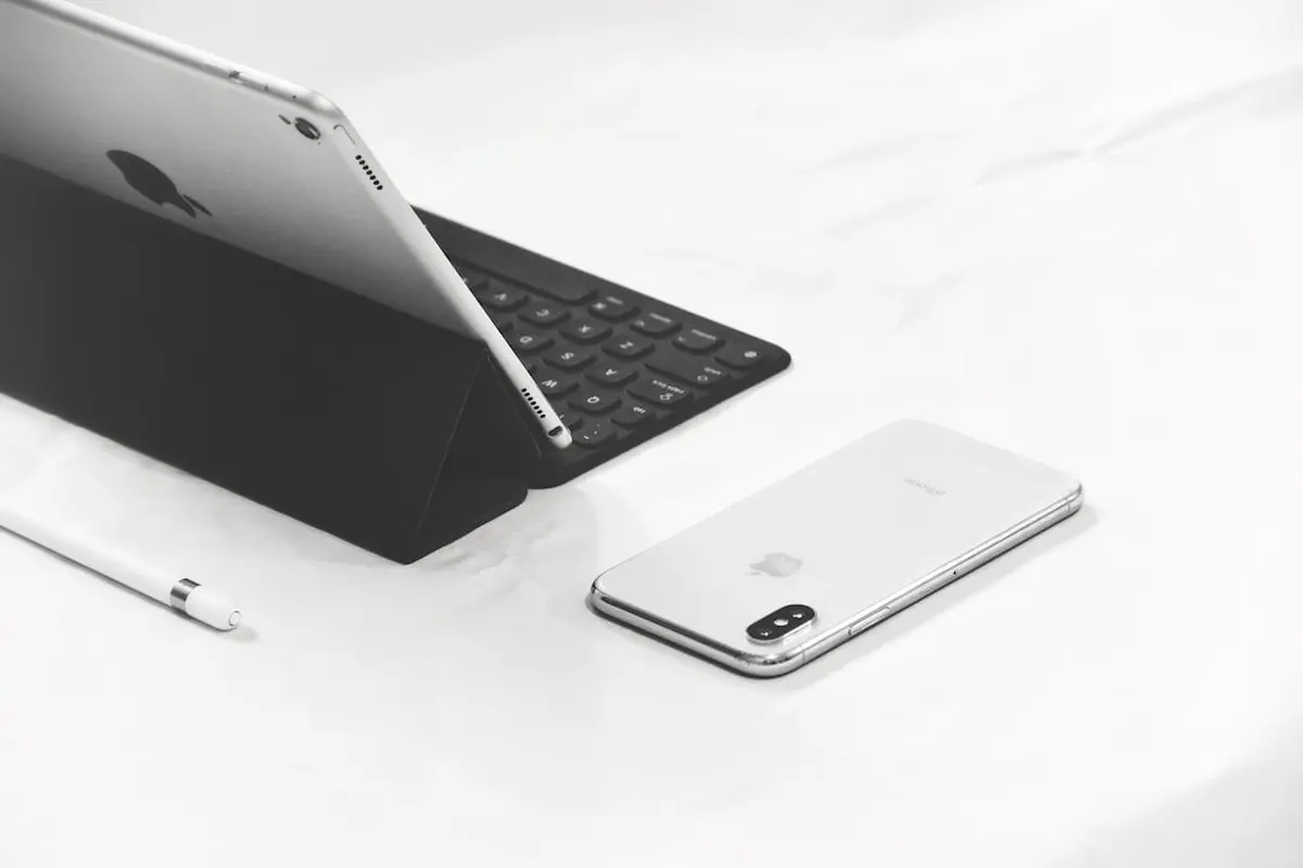 iPad vs Aura, Skylight & Frameo Frames