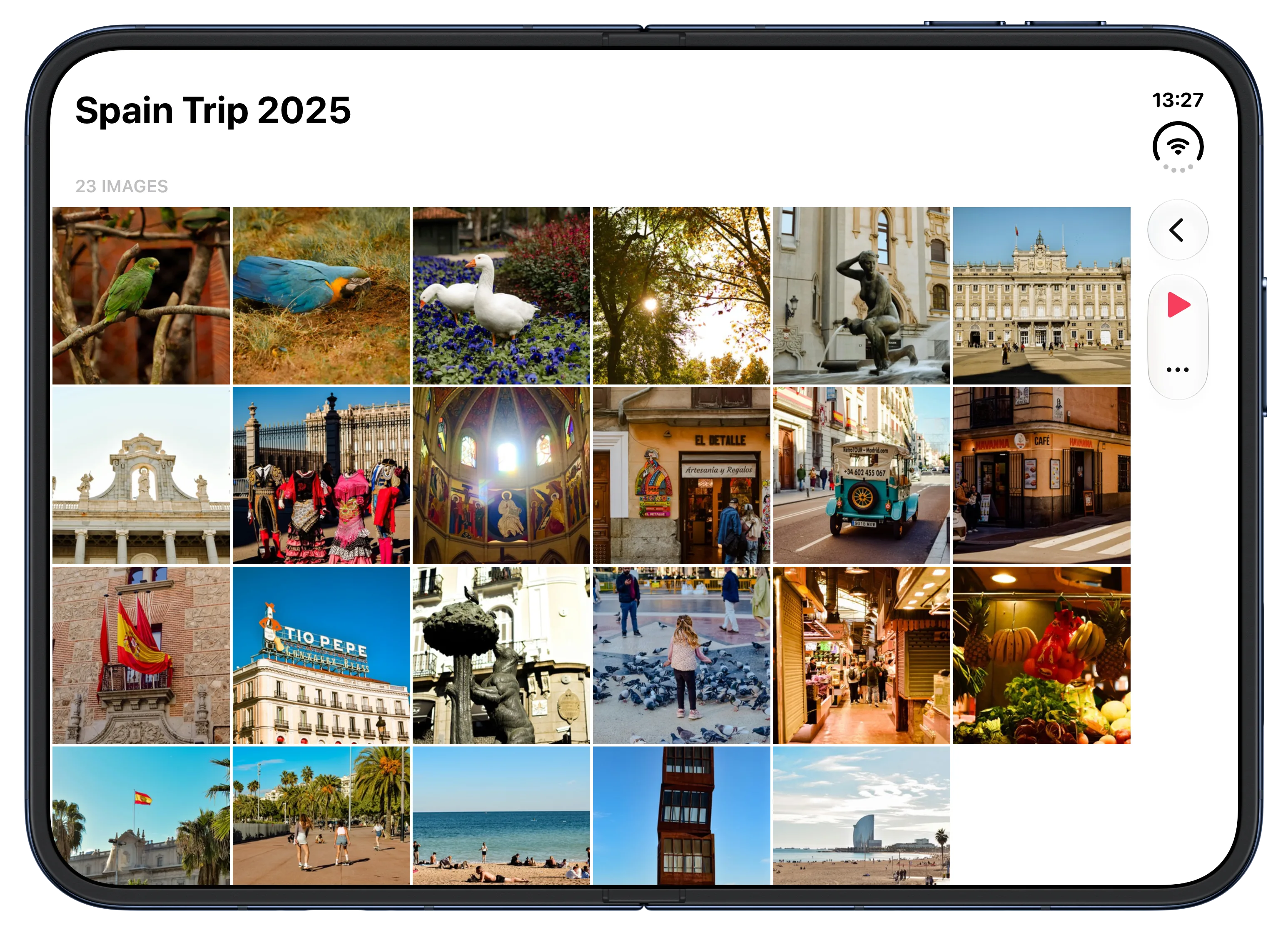 Sammlung Spanienreise in Digital Photo Frame App auf dem geöffneten iPhone Duo