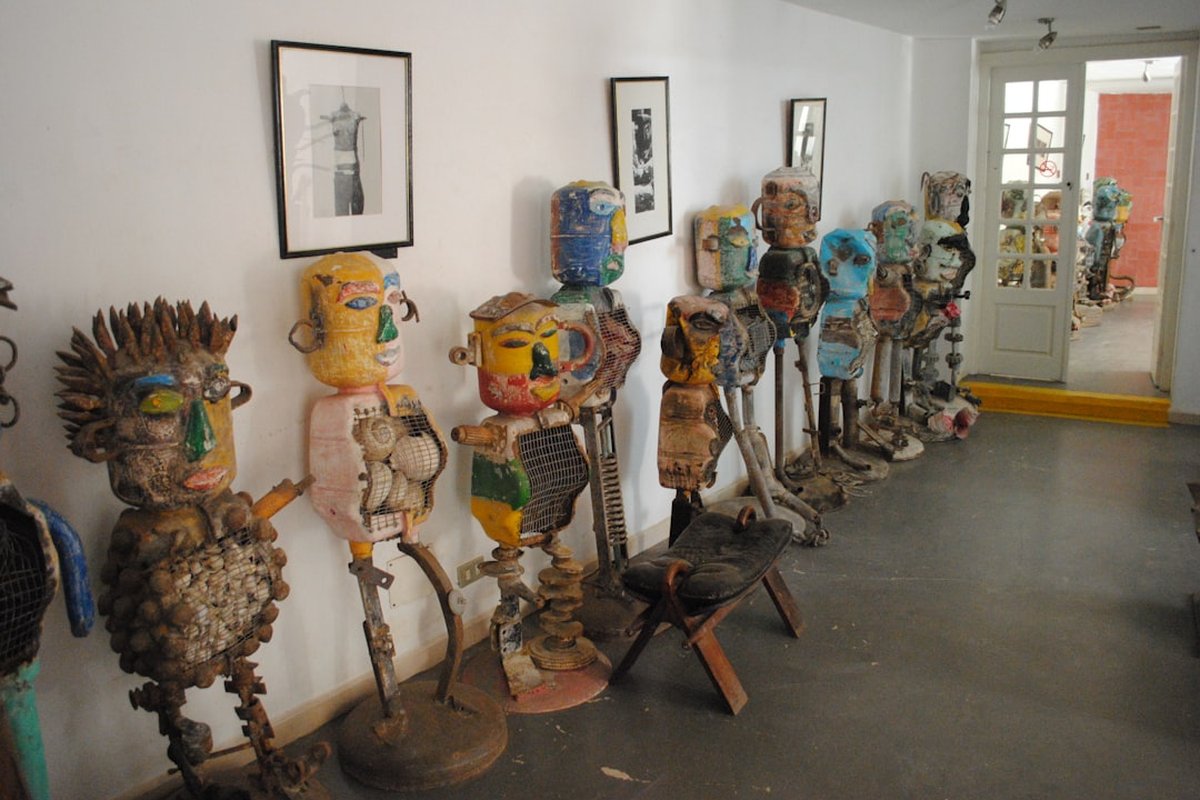 Kids' Artwork Gallery: Displaying Digital Art